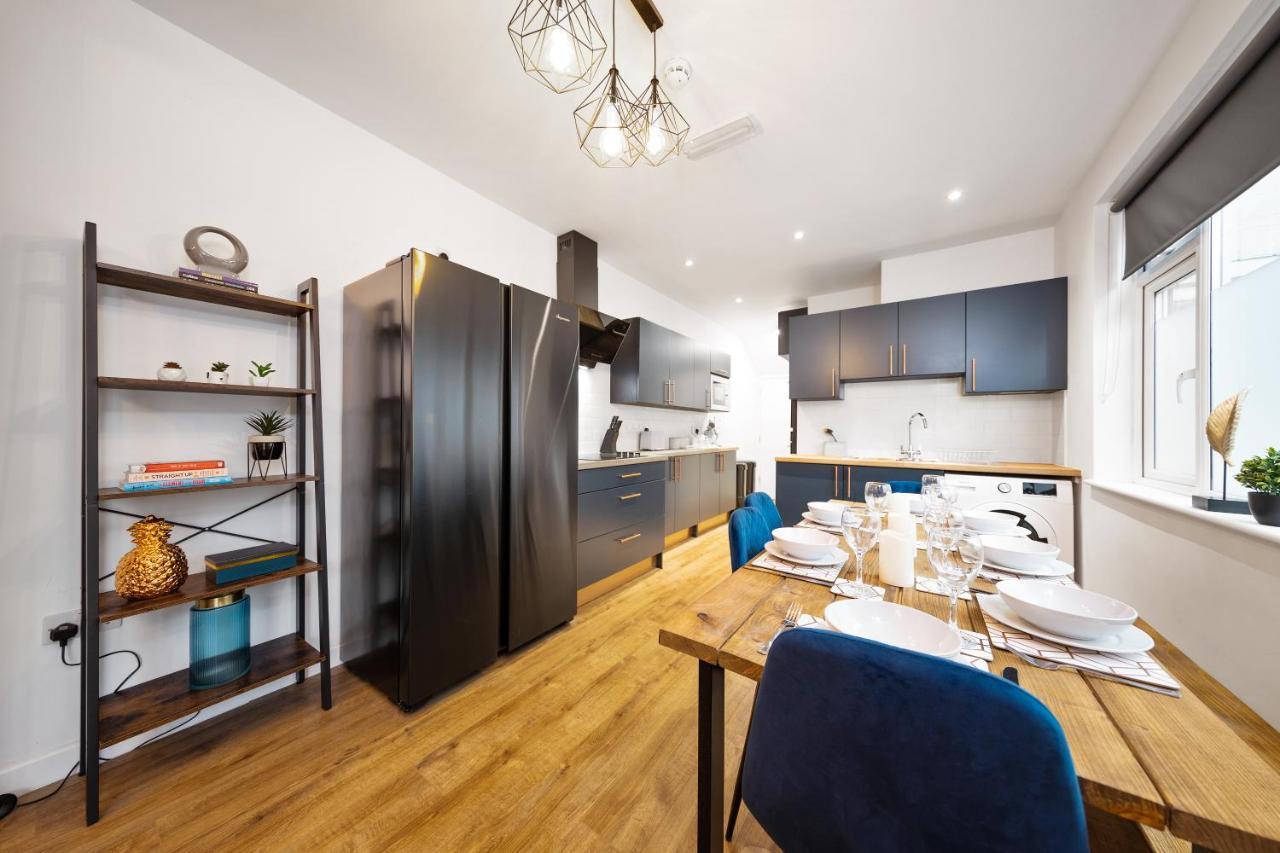 7 Bedroom House Ensuite Rooms, Fully Equipped Kitchen, Free Wifi, Tvs In All Rooms City Centre Close To A46 Inspire Homes كوفنتري المظهر الخارجي الصورة